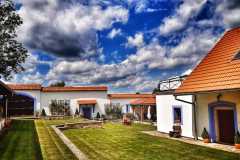 Dvorek-